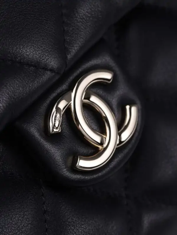 CHANEL 23B Hobo Underarm Bag - Image 6