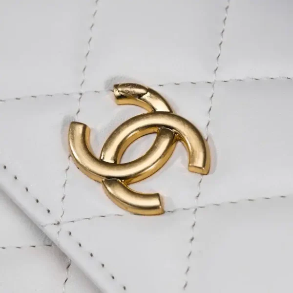 CHANEL 23B Pearl White Handle Bag - Image 5