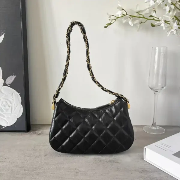 CHANEL 23k armpit bag small - Image 9