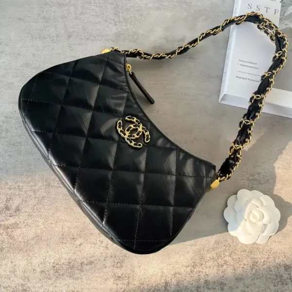 CHANEL 23k armpit bag small - Image 3