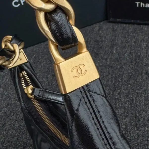 CHANEL 24a Hobo Small - Image 5
