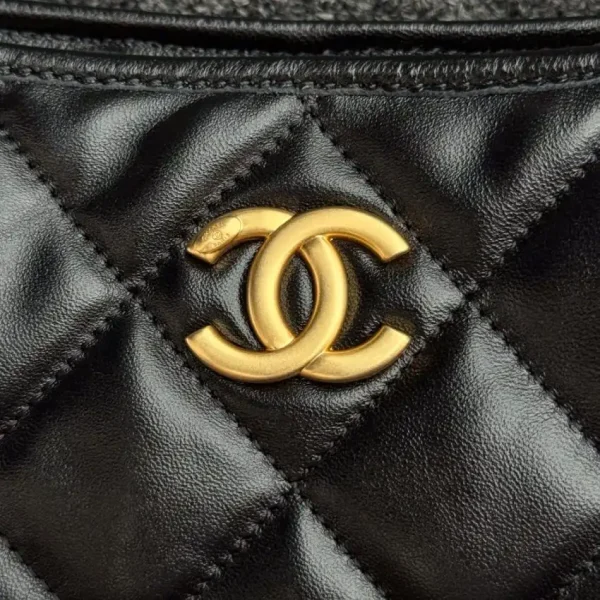 CHANEL 24a Hobo Large Black - Image 2