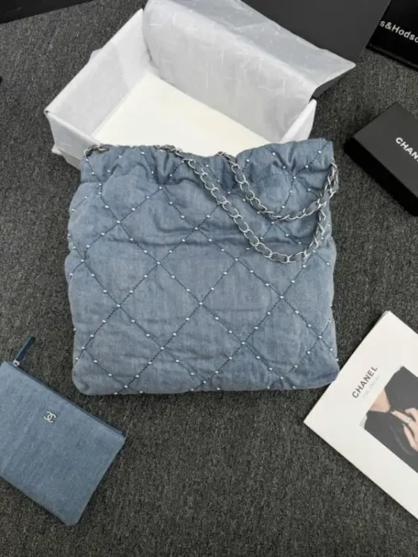 CHANEL 22 Medium Handbag Denim - Image 2