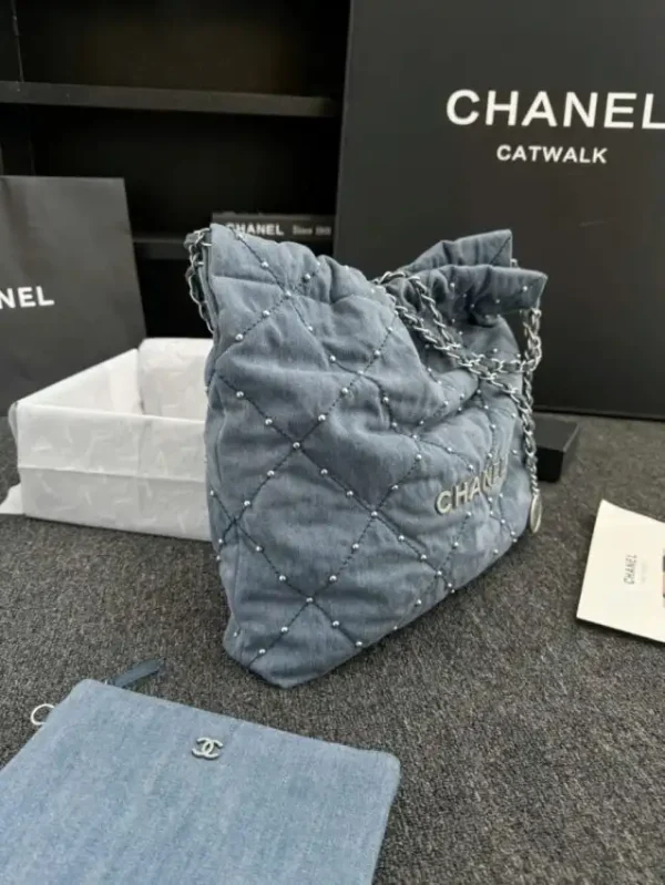 CHANEL 22 Medium Handbag Denim - Image 3