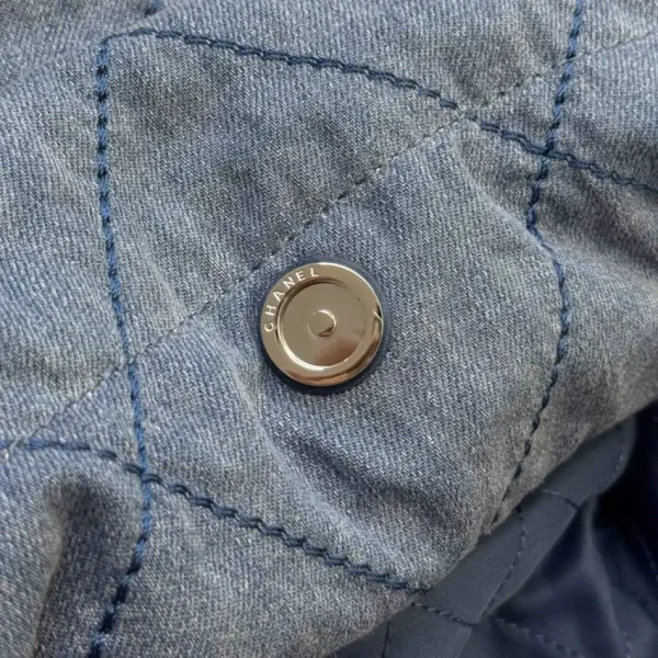 CHANEL 22 Medium Handbag Denim - Image 7
