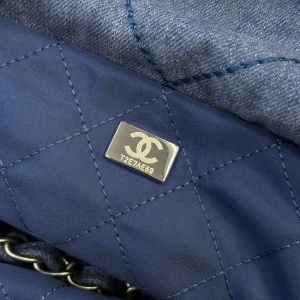 CHANEL 22 Medium Handbag Denim - Image 8