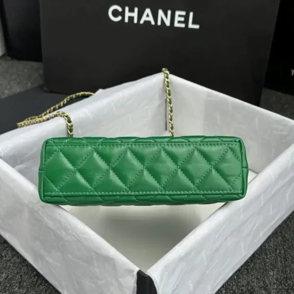 CHANEL 23k Kelly Green - Image 3