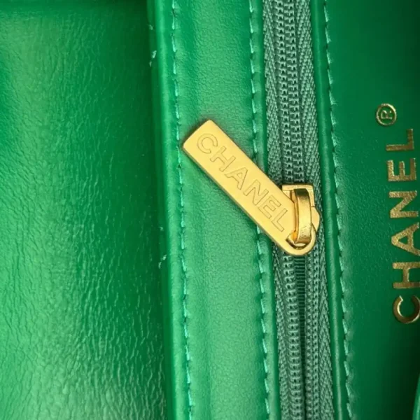 CHANEL 23k Kelly Green - Image 6