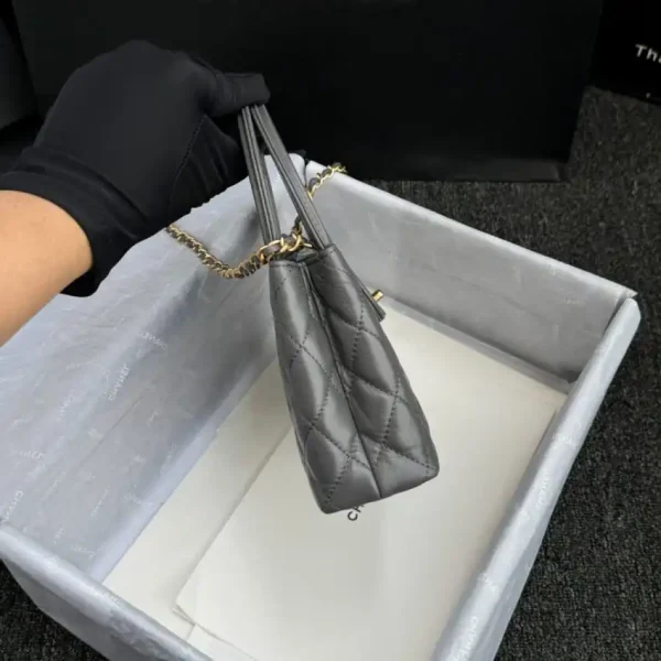 CHANEL 23k Kelly Grey - Image 2