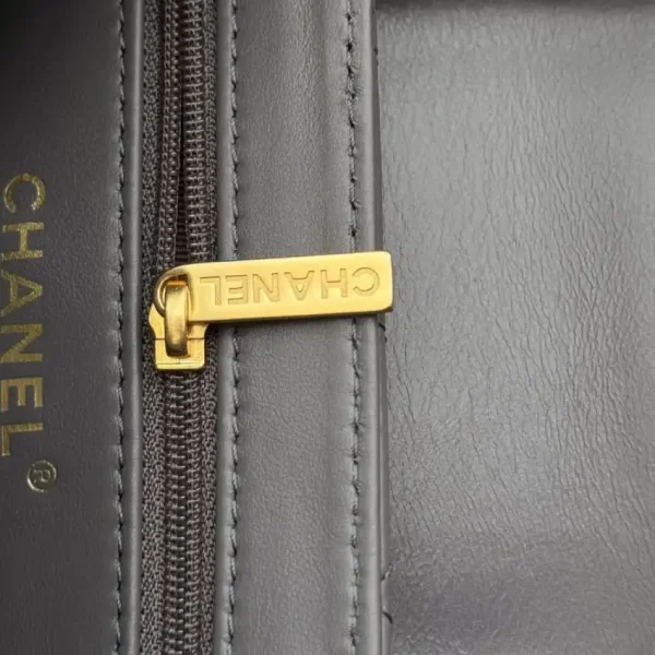 CHANEL 23k Kelly Grey - Image 6