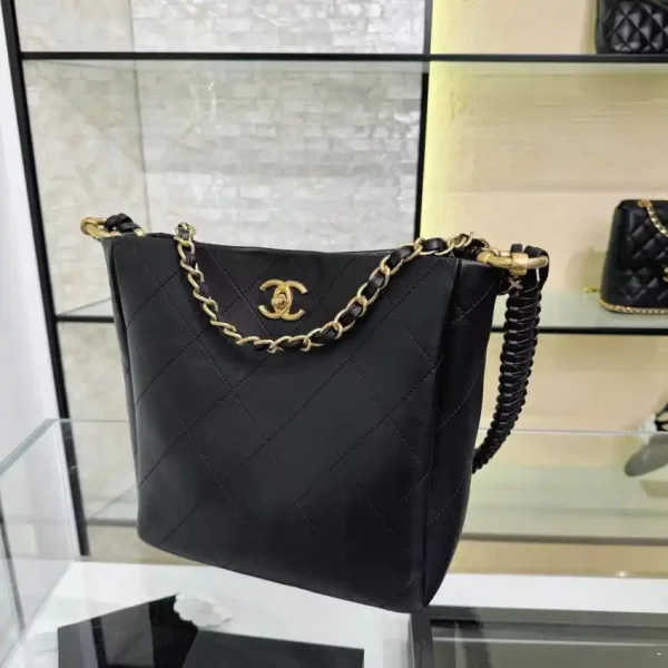 CHANEL 23A Hobo Bag - Image 4