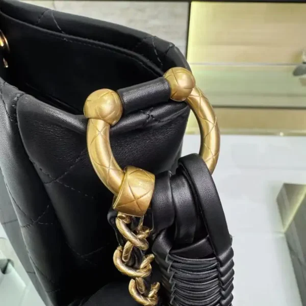 CHANEL 23A Hobo Bag - Image 5