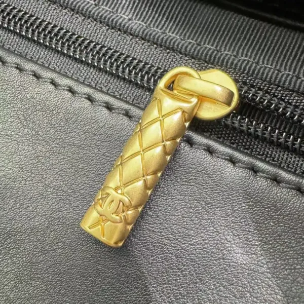 CHANEL 23A Hobo Bag - Image 8