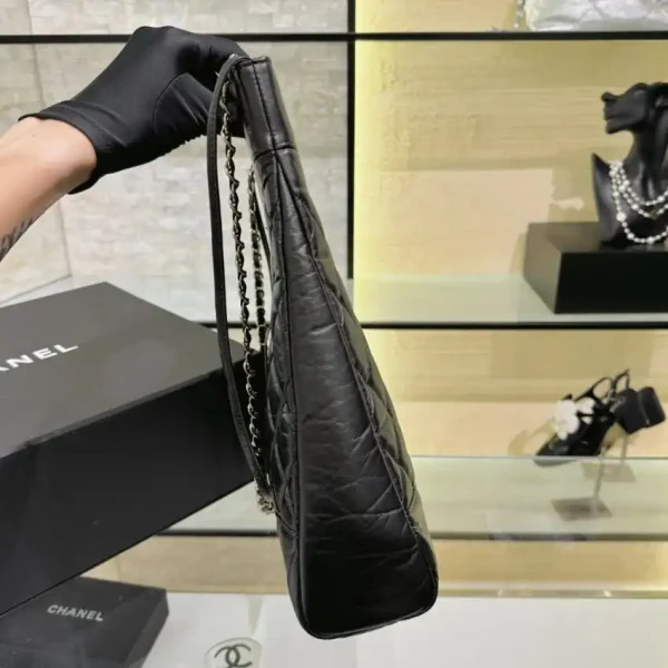 CHANEL 31Bag Large Black - Image 2