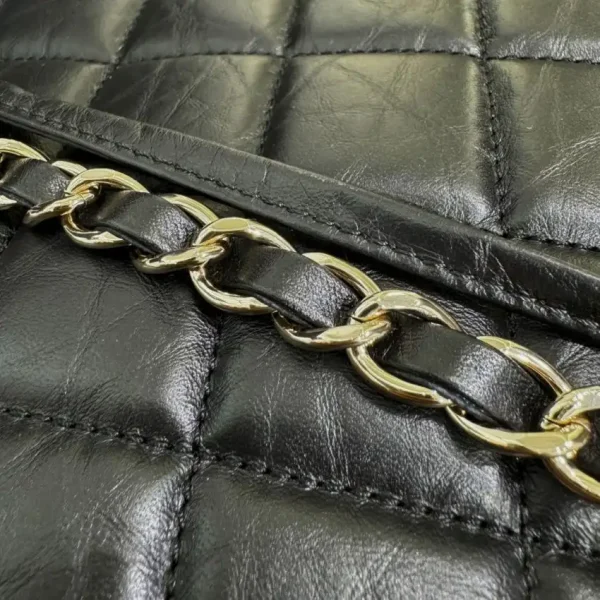 CHANEL 31Bag Large Black - Image 4