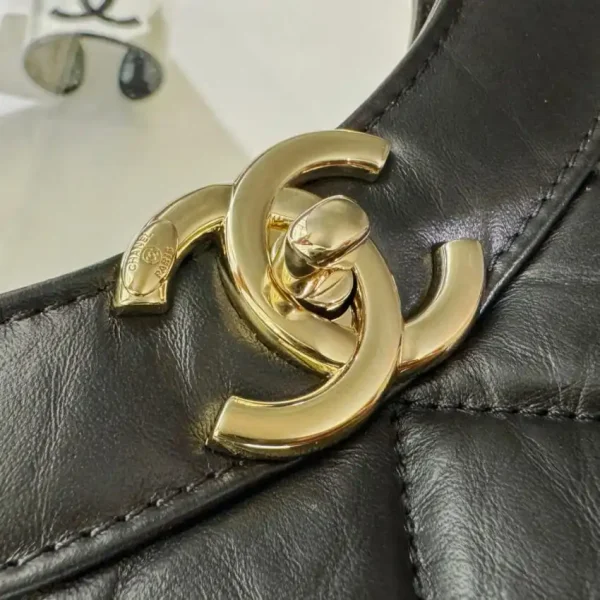 CHANEL 31Bag Large Black - Image 5