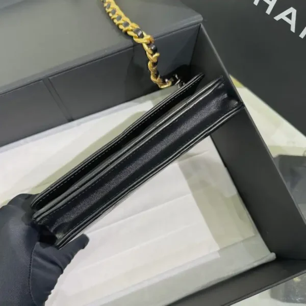 CHANEL 19 Wallet on Chain Black - Image 3