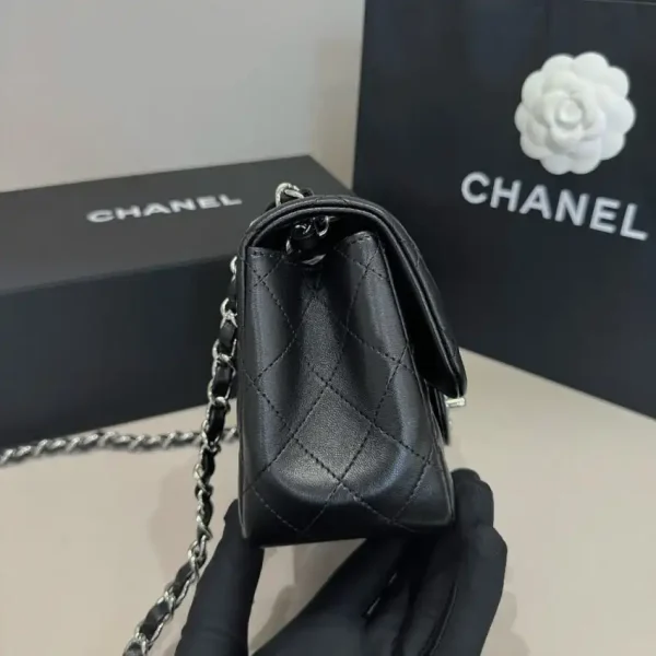 CHANEL Classic Flap 17cm Silver - Image 2