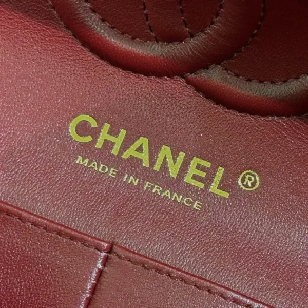 CHANEL Classic Flap 23cm Red - Image 4