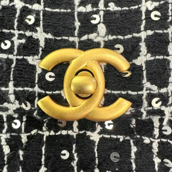 CHANEL 23k Kelly Wool - Image 2