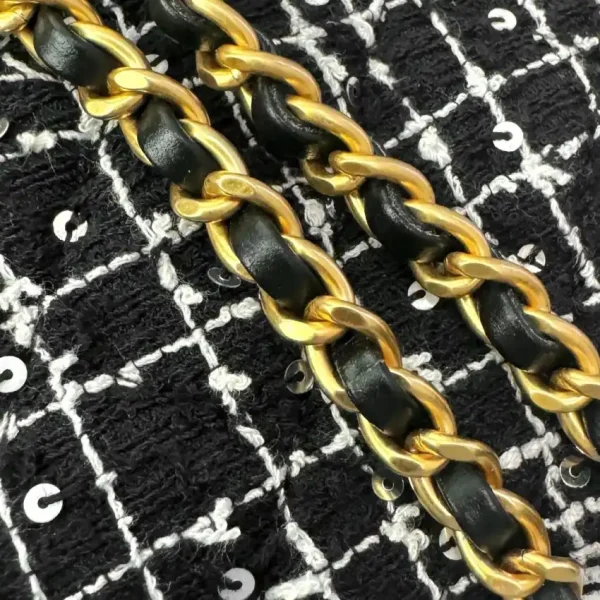 CHANEL 23k Kelly Wool - Image 4
