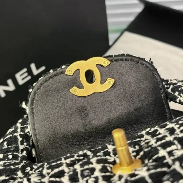 CHANEL 23k Kelly Wool - Image 6