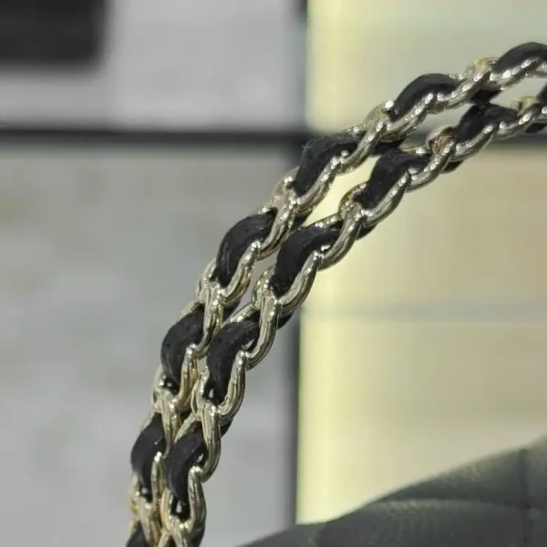 CHANEL 23k Kelly Handle - Image 5