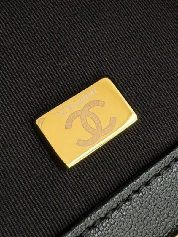 CHANEL 24p Hobo Underarm Bag - Image 8