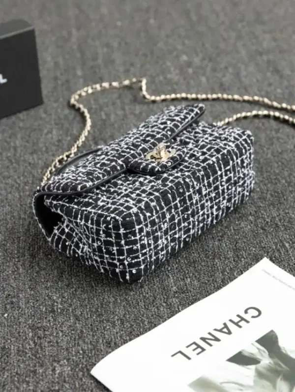 CHANEL 24p Tweed Black and White - Image 4