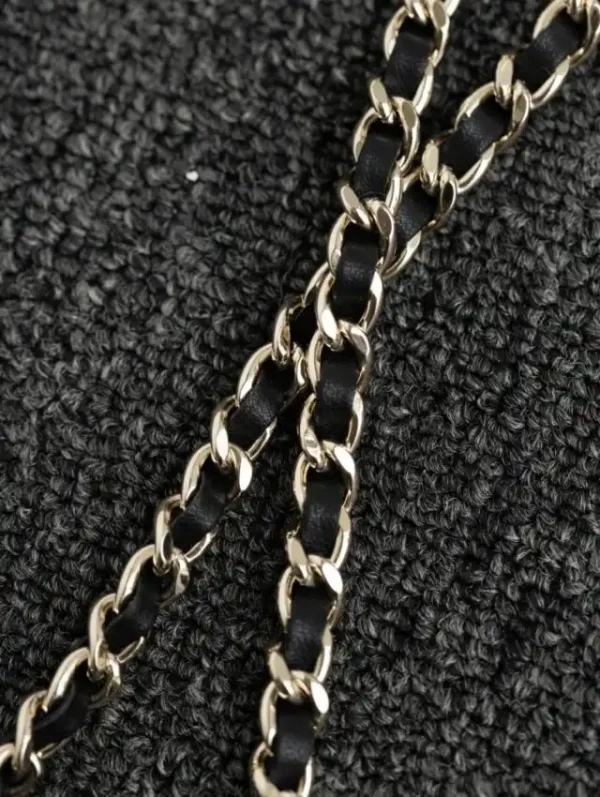 CHANEL 24p Tweed Black and White - Image 7
