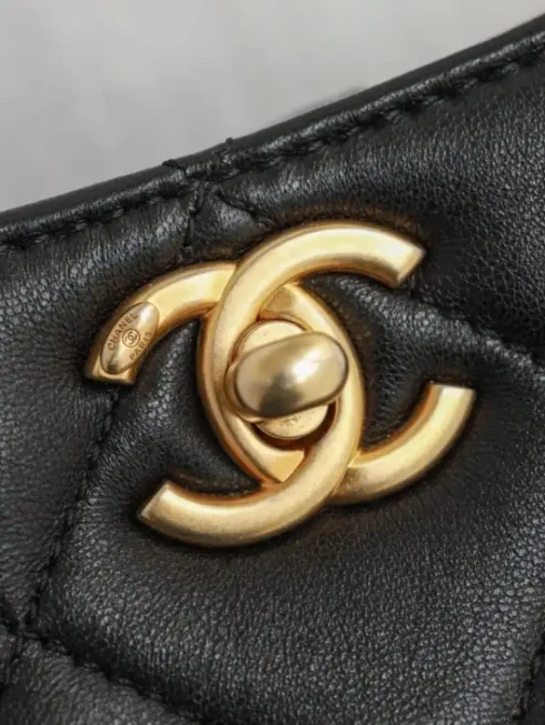 CHANEL 24S Double Pearl - Image 8