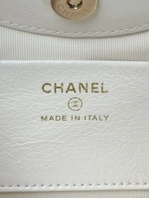 CHANEL 24s Mini Horizontal White - Image 5