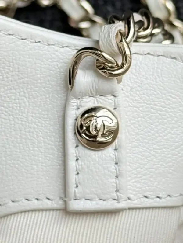 CHANEL 24s Mini Horizontal White - Image 7