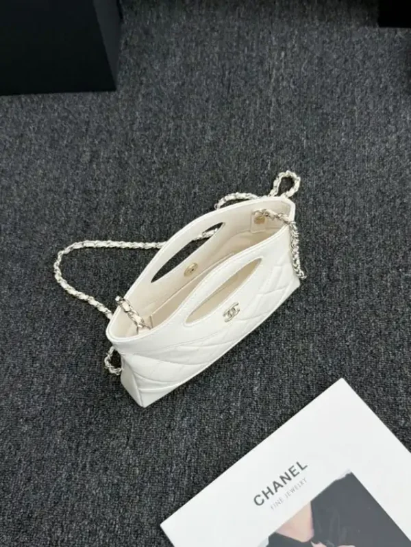 CHANEL 24s Mini Horizontal White - Image 9
