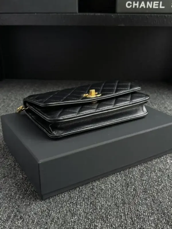 CHANEL 24s Double Pearl Woc Black - Image 3