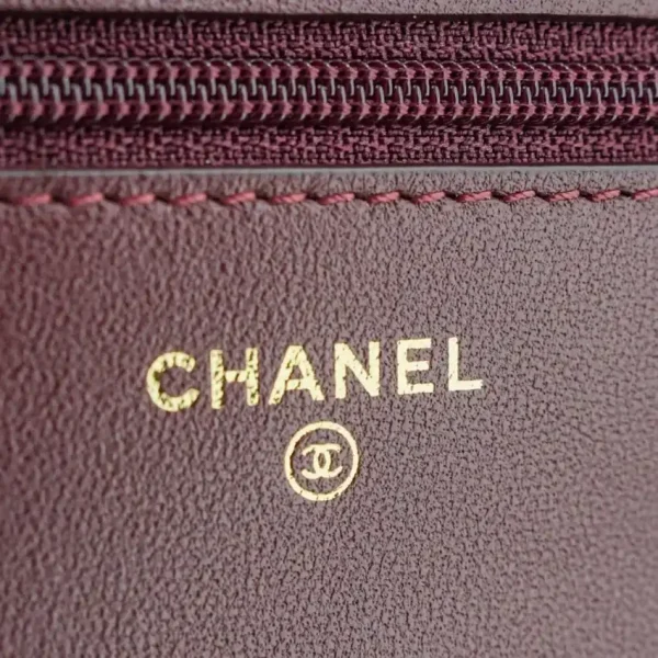CHANEL 19 Wallet on Chain - Image 2