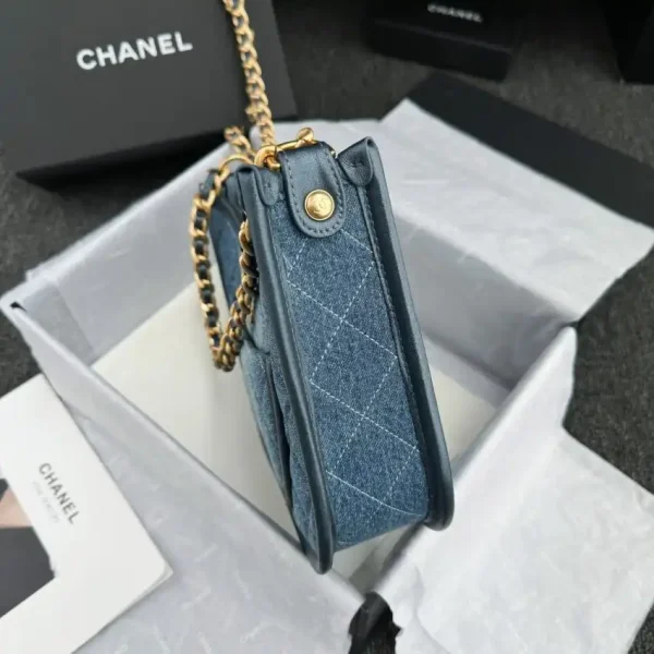 CHANEL 23c Hobo Small Denim - Image 5