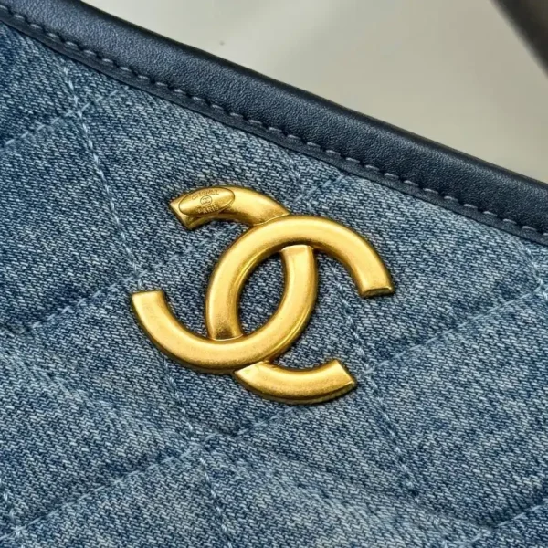 CHANEL 23c Hobo Small Denim - Image 8