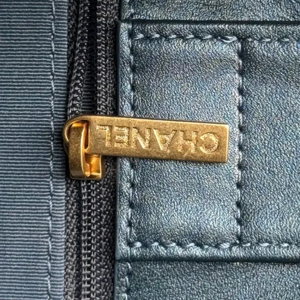 CHANEL 23S Hobo Denim - Image 7