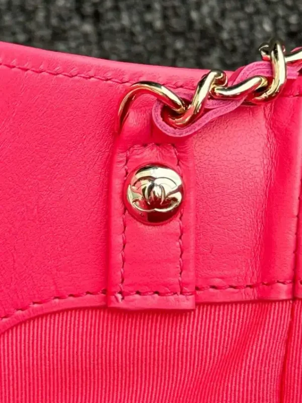 CHANEL 24s Mini Horizontal Rose Red - Image 5
