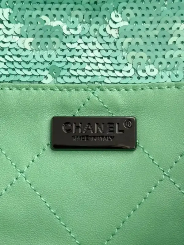 CHANEL Sequin Shoulder Bag Green - Image 5