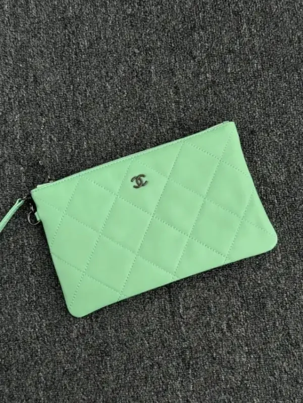 CHANEL Sequin Shoulder Bag Green - Image 6