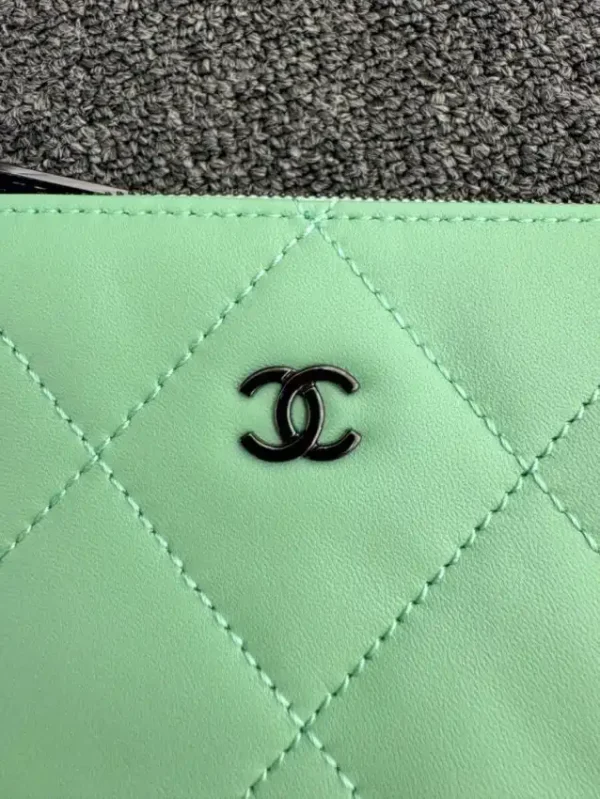 CHANEL Sequin Shoulder Bag Green - Image 10