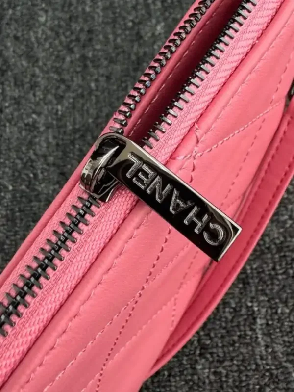 CHANEL Sequin Shoulder Bag Pink - Image 9