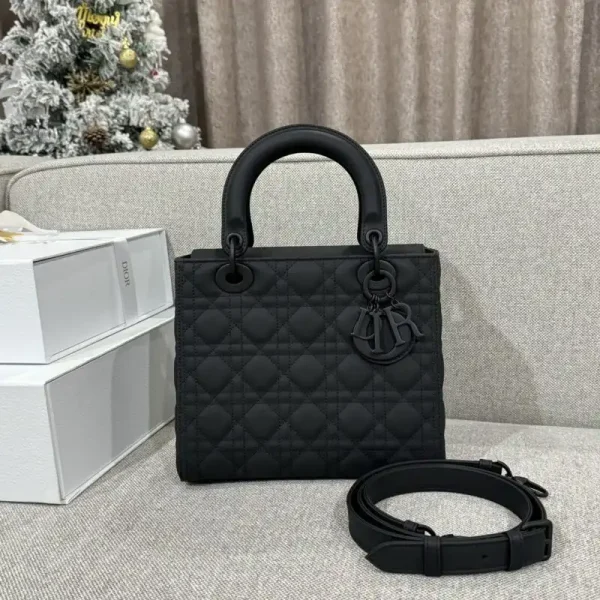 Lady Dior Medium Ultramatte Black