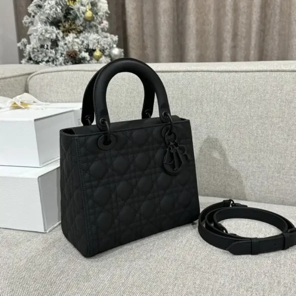 Lady Dior Medium Ultramatte Black - Image 7