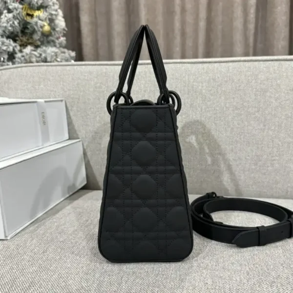 Lady Dior Medium Ultramatte Black - Image 8