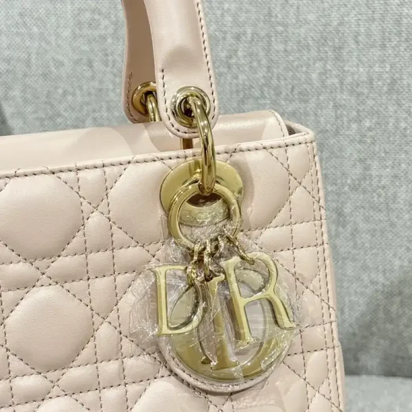 Lady Dior Medium Powder Pink - Image 3