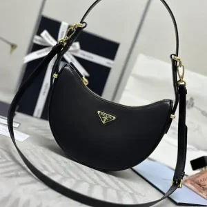Prada  Arque Black