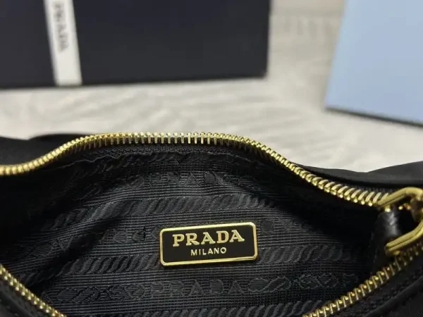 Prada  Re-Edition Nylon 2005 Black - Image 4